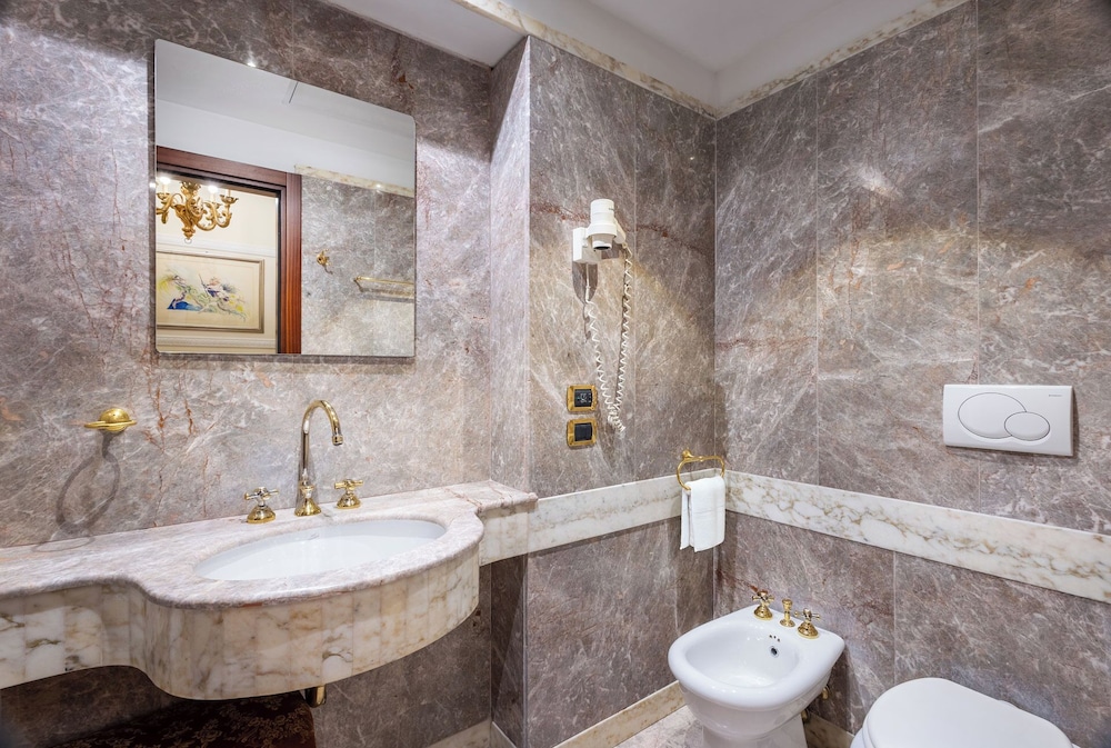Hotel Des Epoques 18