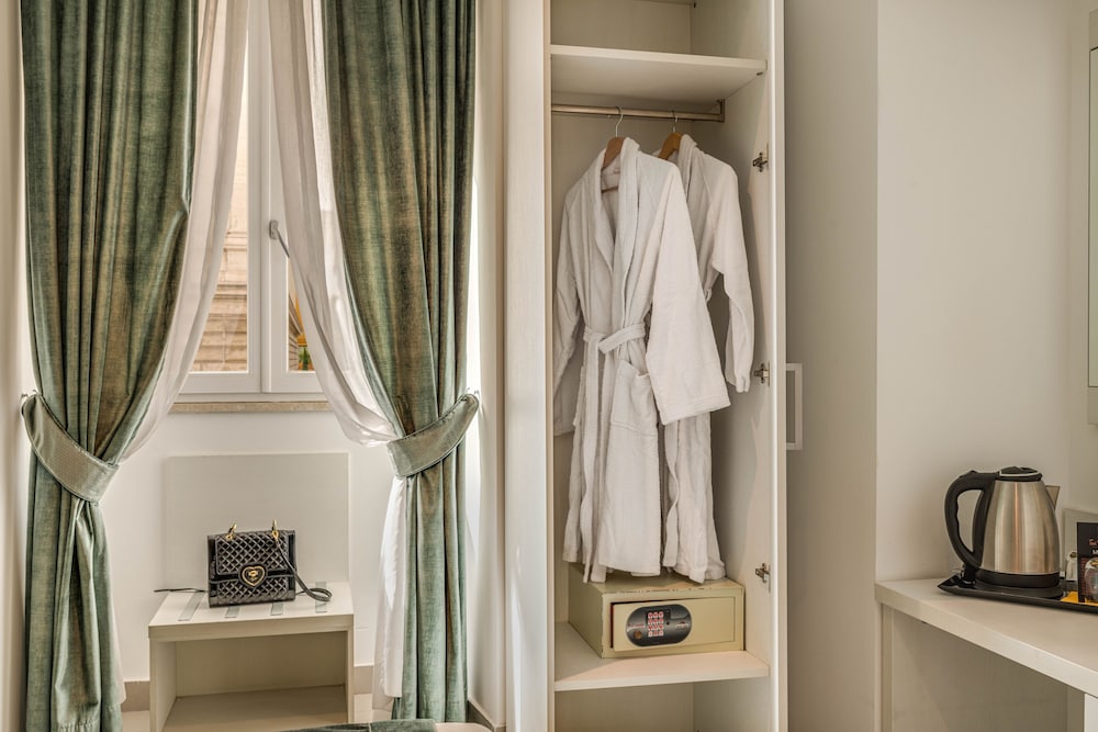 Trevi Palace Hotel 12