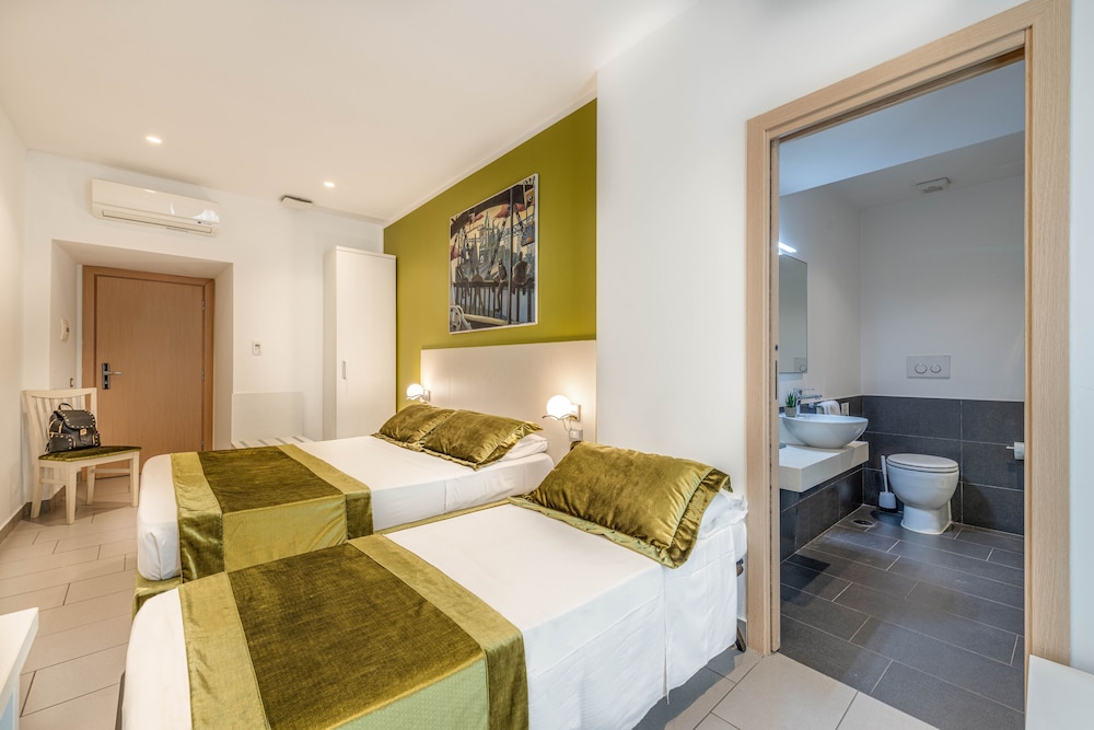 Trevi Palace Hotel 22