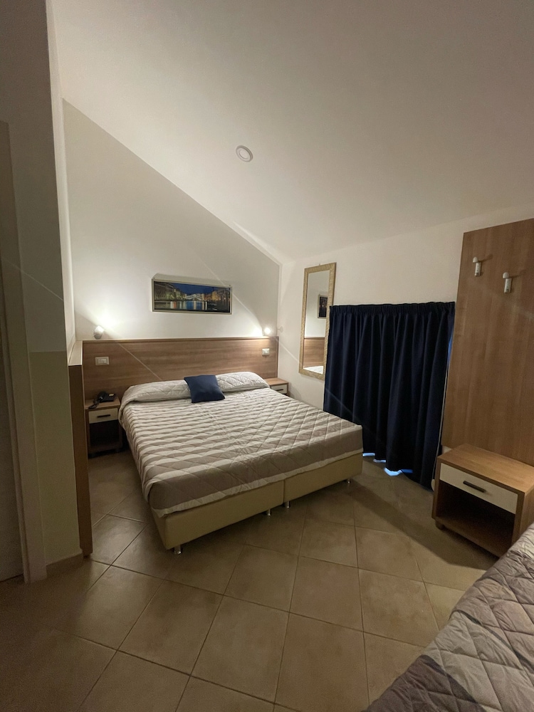 Hotel Montecarlo 7