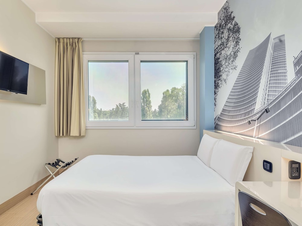B&B HOTEL Milano Cenisio Garibaldi 11