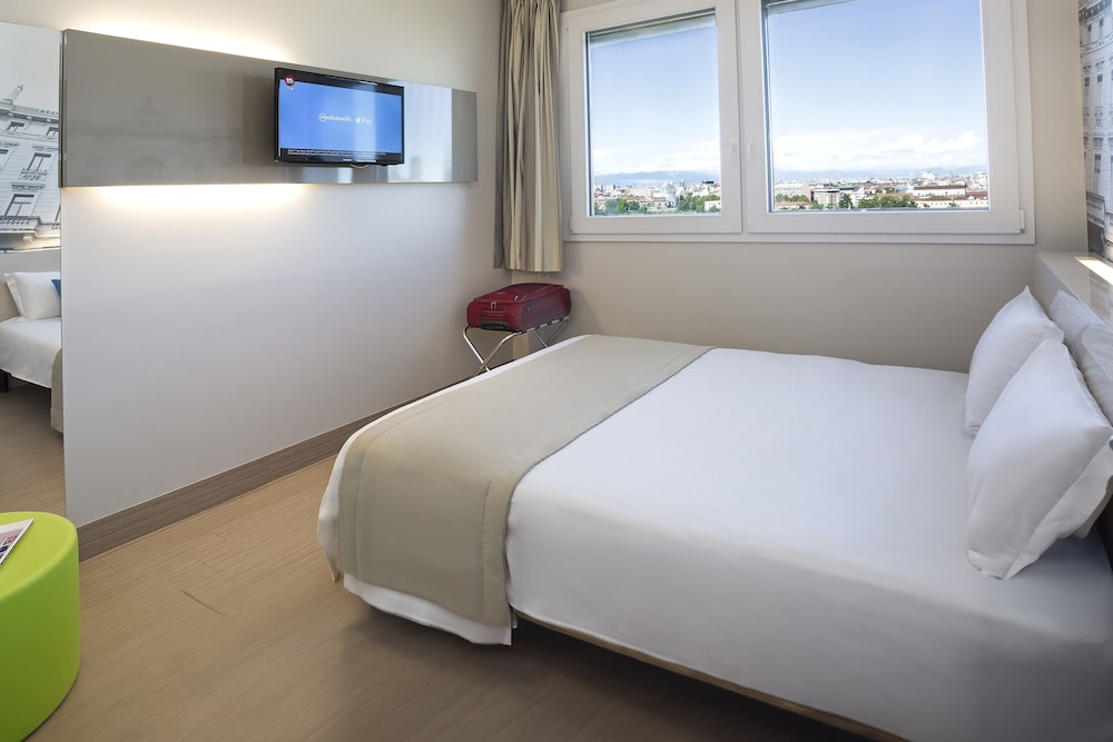 B&B HOTEL Milano Cenisio Garibaldi 7