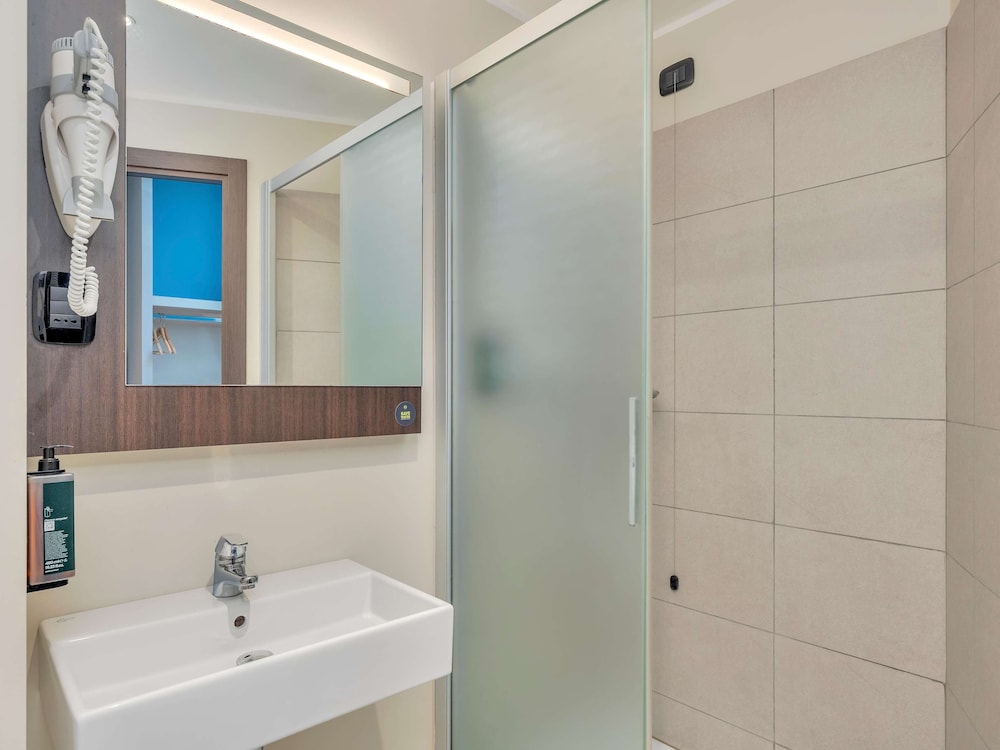B&B HOTEL Milano Cenisio Garibaldi 19