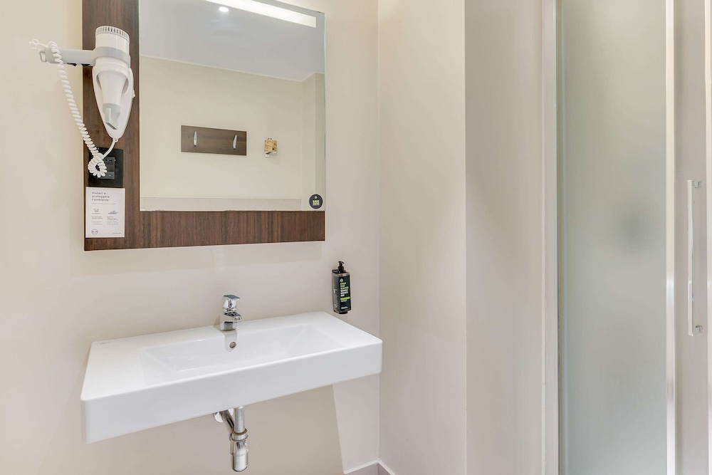 B&B HOTEL Milano San Siro 24