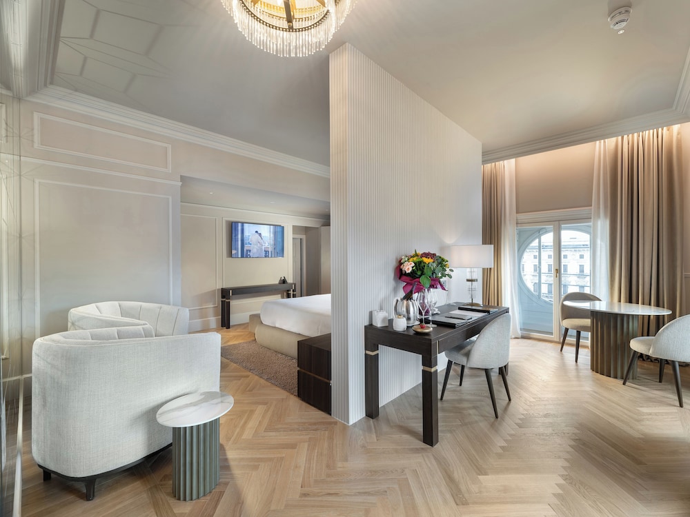The Glamore Milano Duomo 18
