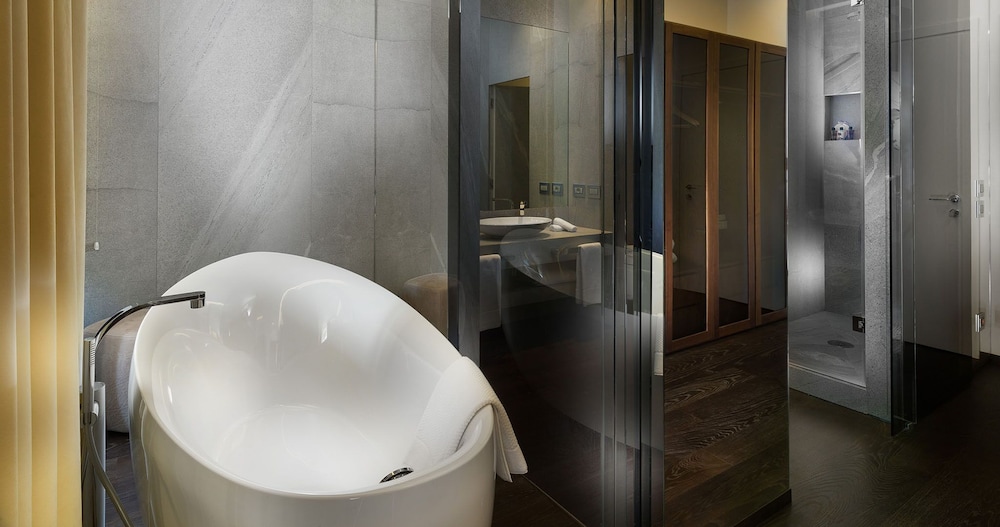 The Glamore Milano Duomo 21