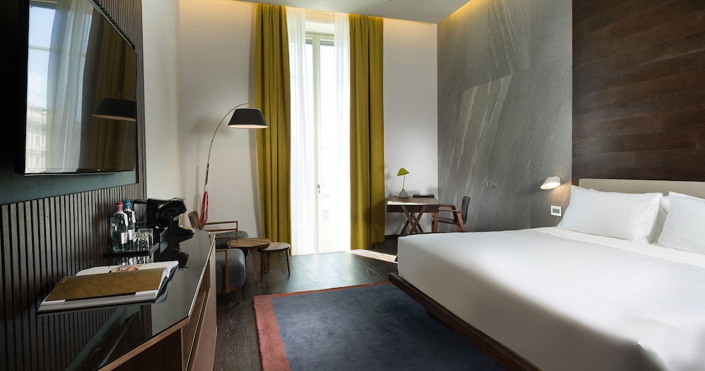 The Glamore Milano Duomo 5