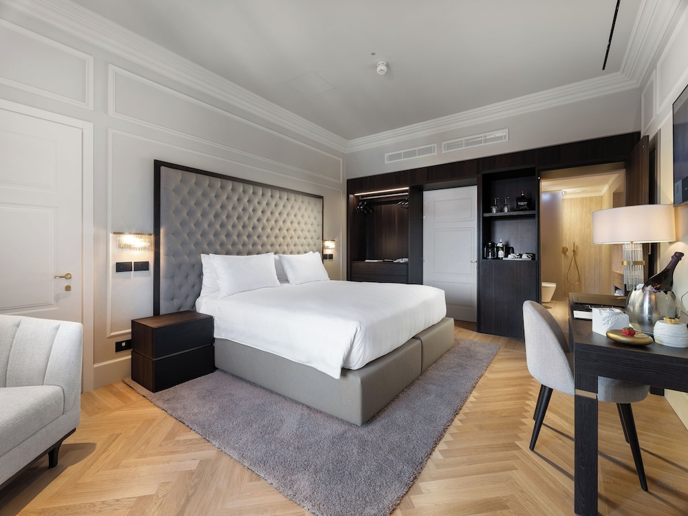 The Glamore Milano Duomo 11