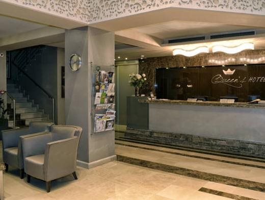 Queen's Hotel 19