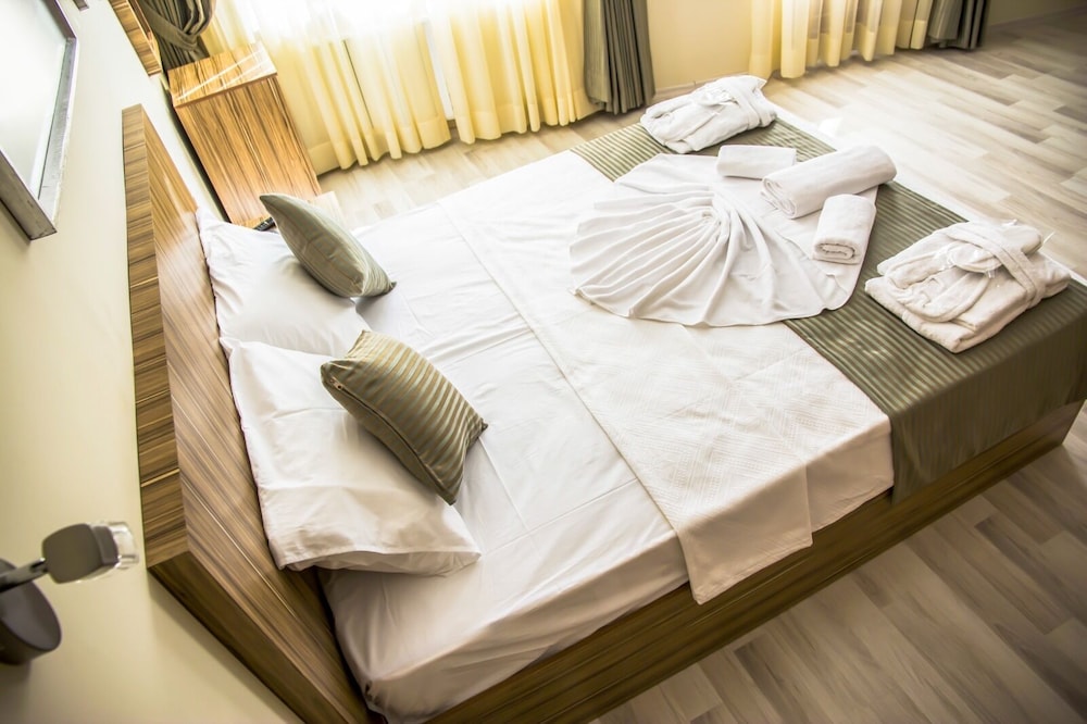 Berlin Hotel Nisantasi 11