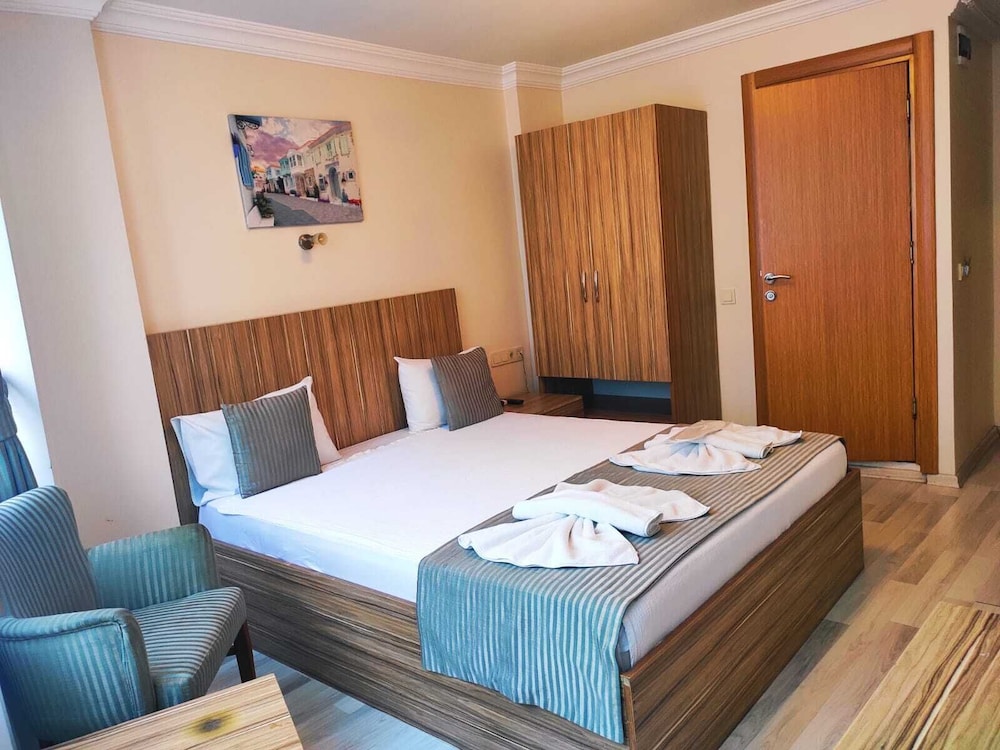 Berlin Hotel Nisantasi 19