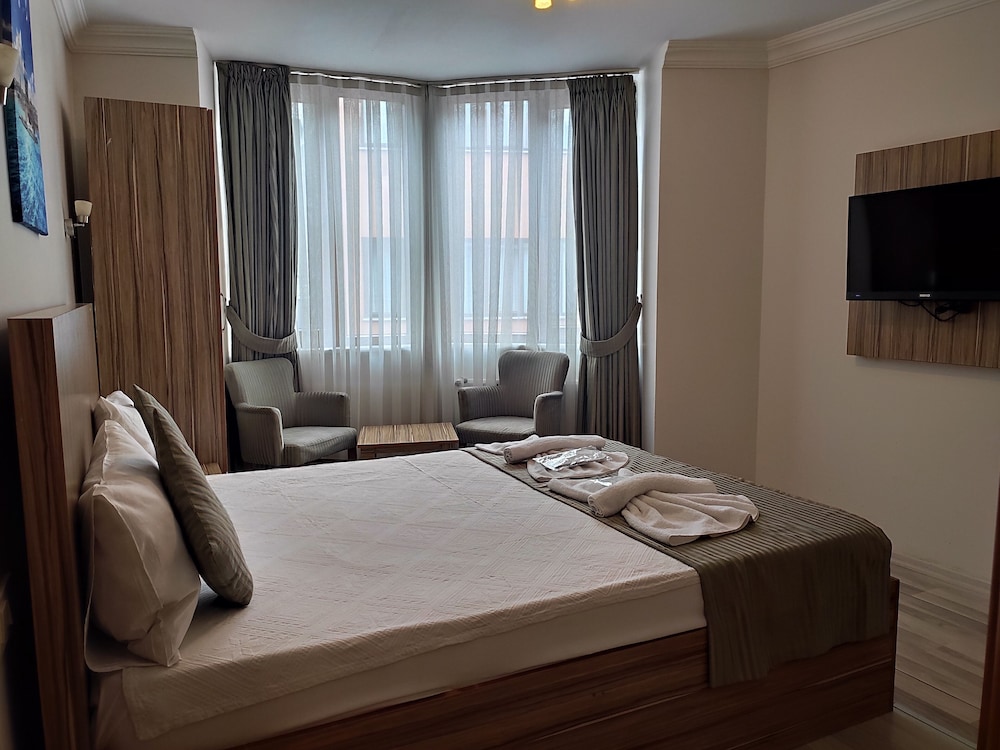 Berlin Hotel Nisantasi 13