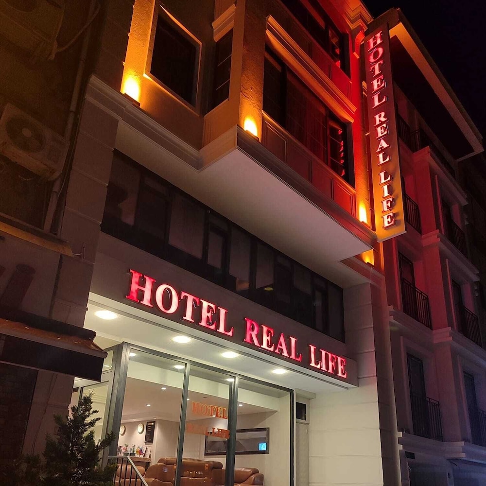 Hotel Real Life 1