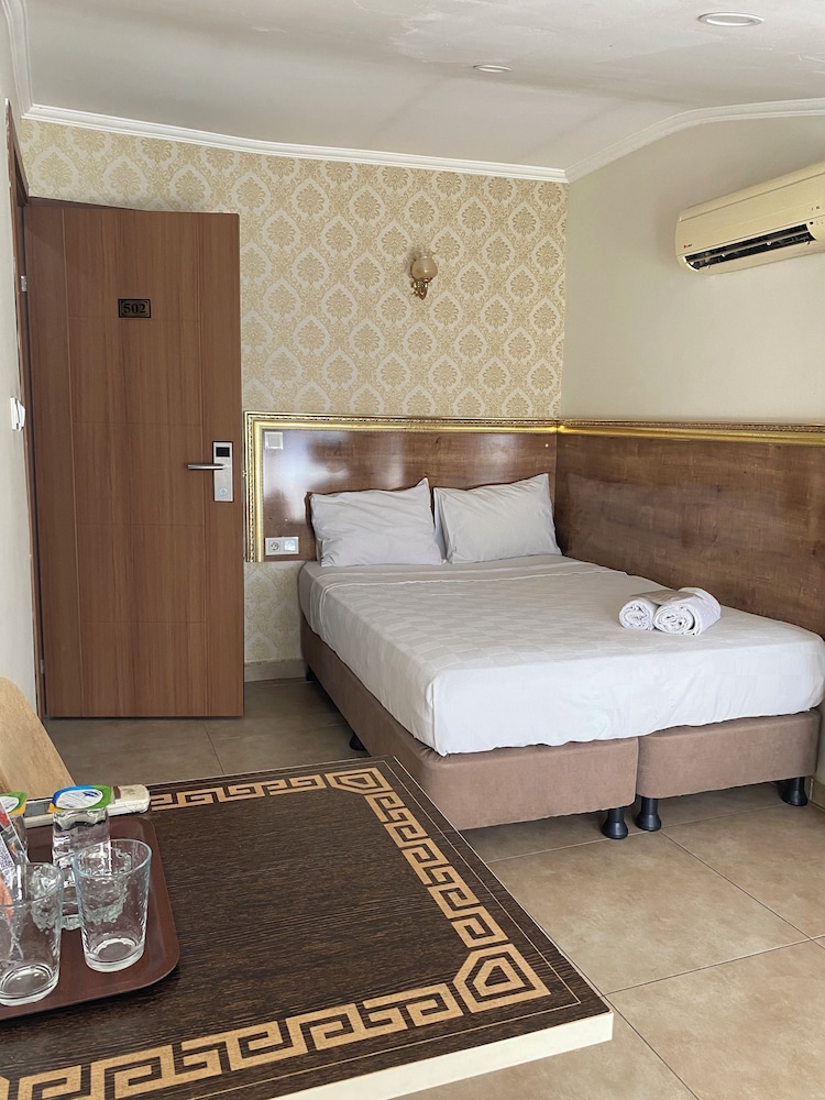 Hotel Real Life 23