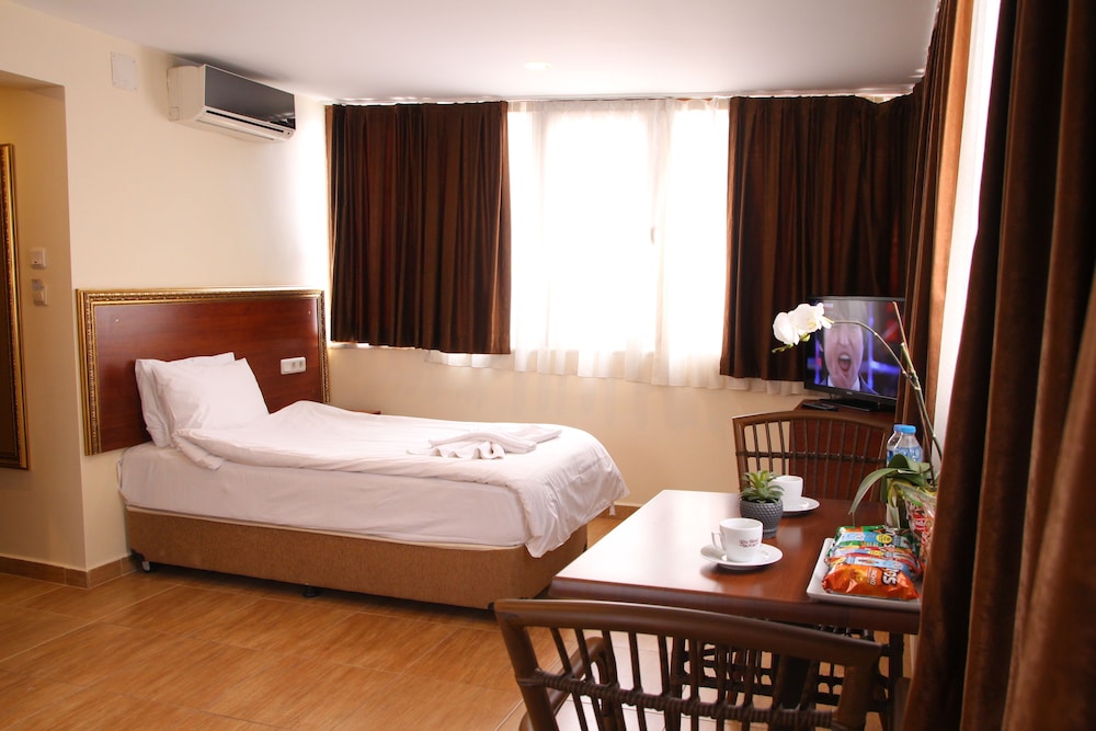 Hotel Real Life 7