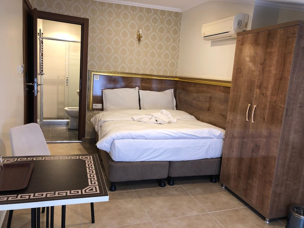 Hotel Real Life 12