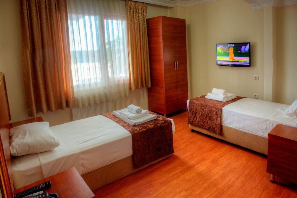 Hotel Real Life 8
