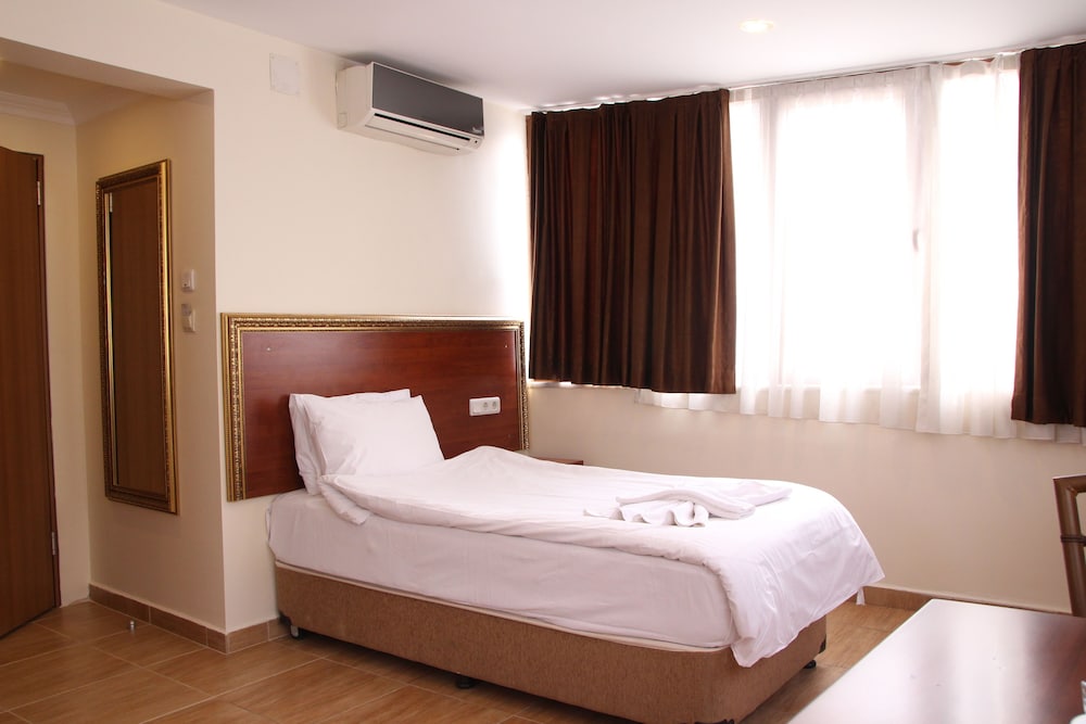 Hotel Real Life 5