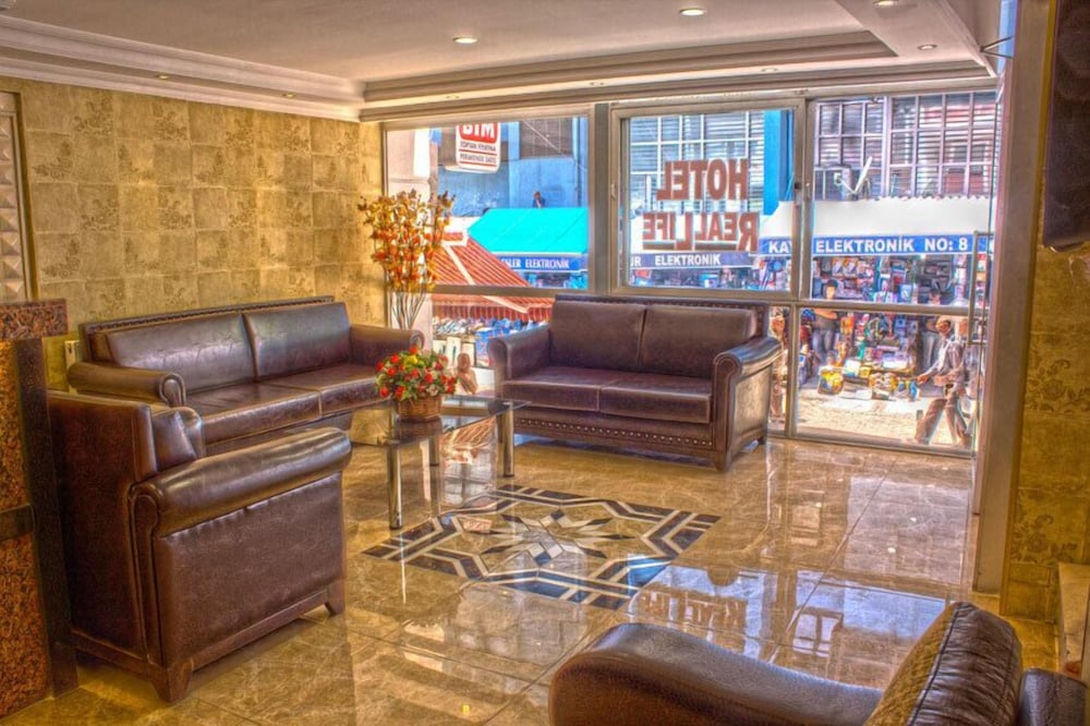 Hotel Real Life 3
