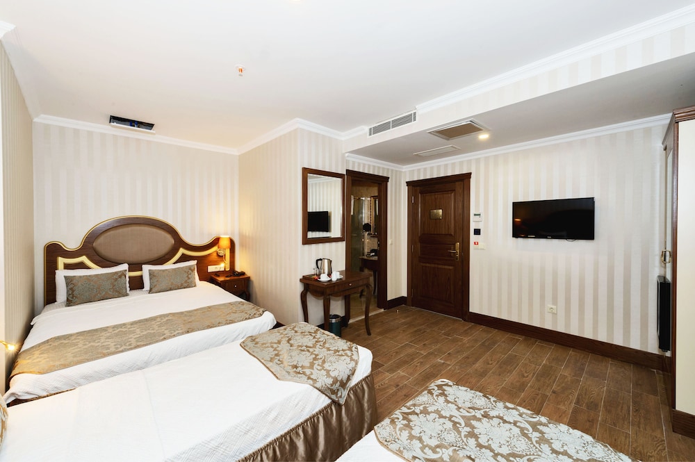 The Central Hotel 6