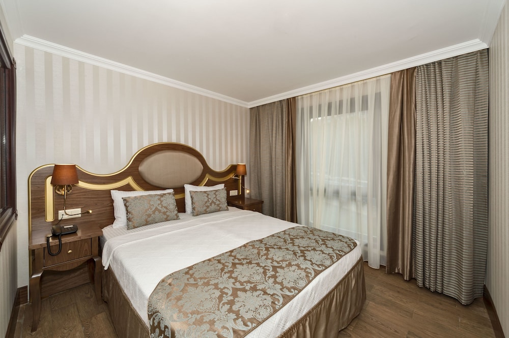 The Central Hotel 9