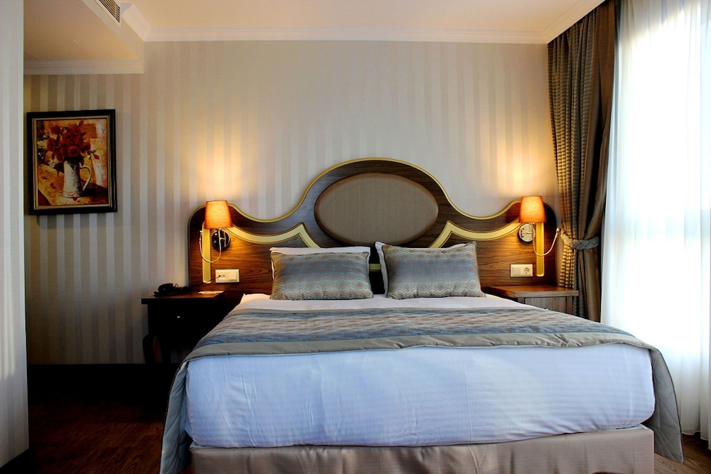 The Central Hotel 10