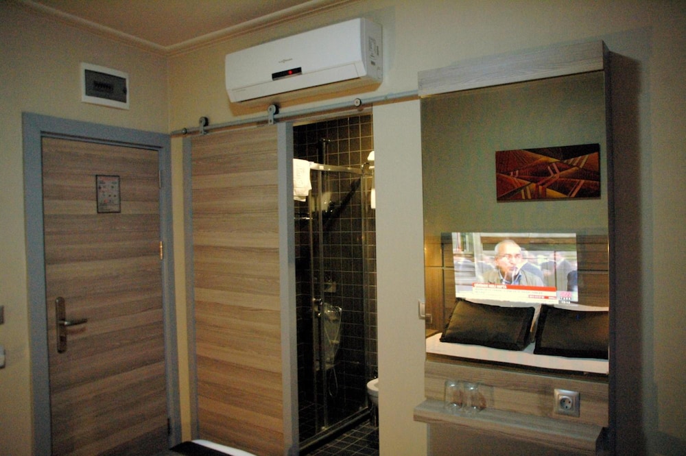 Sinem Hotel 18