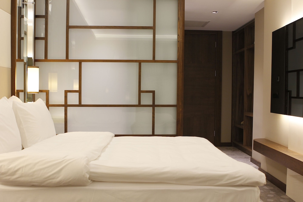 The Biancho Hotel Pera 8