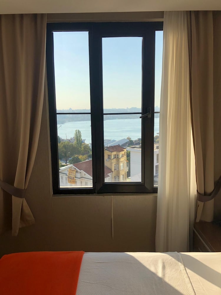 The Biancho Hotel Pera 24