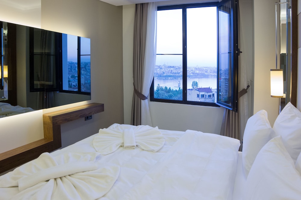 The Biancho Hotel Pera 13