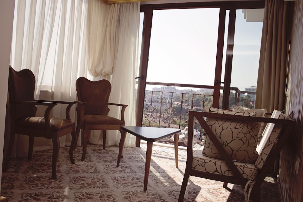 Patron Boutique Hotel 4