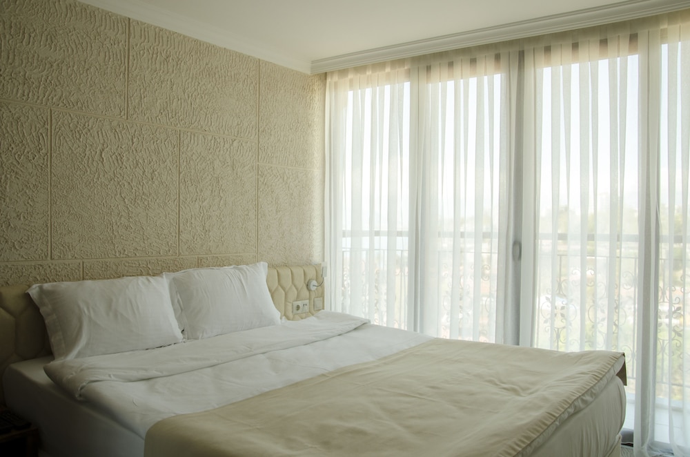 Patron Boutique Hotel 10
