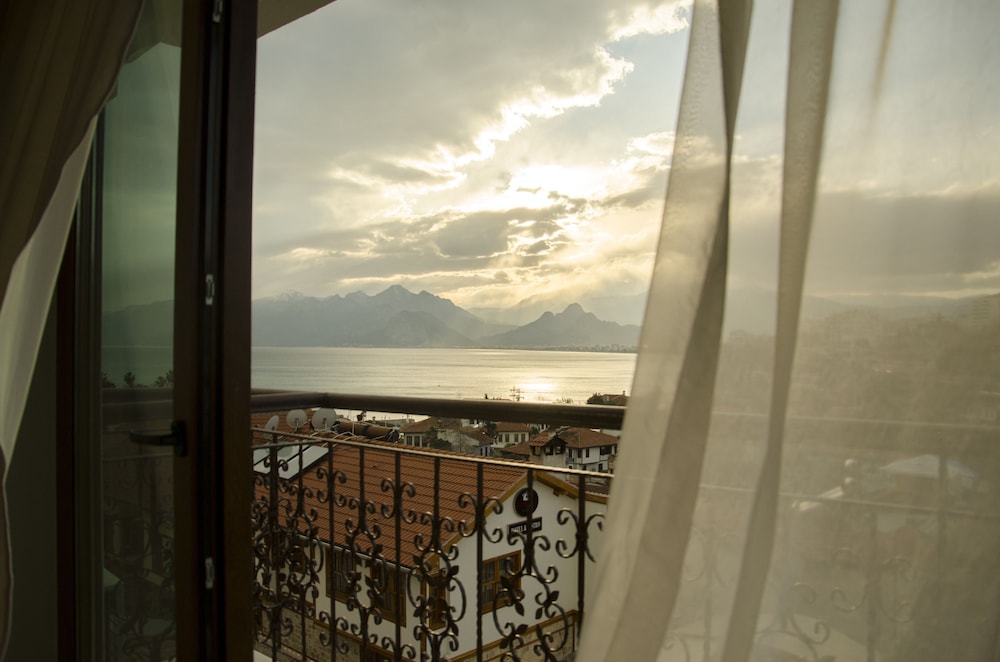 Patron Boutique Hotel 20