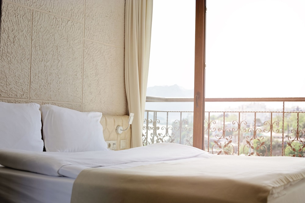 Patron Boutique Hotel 7