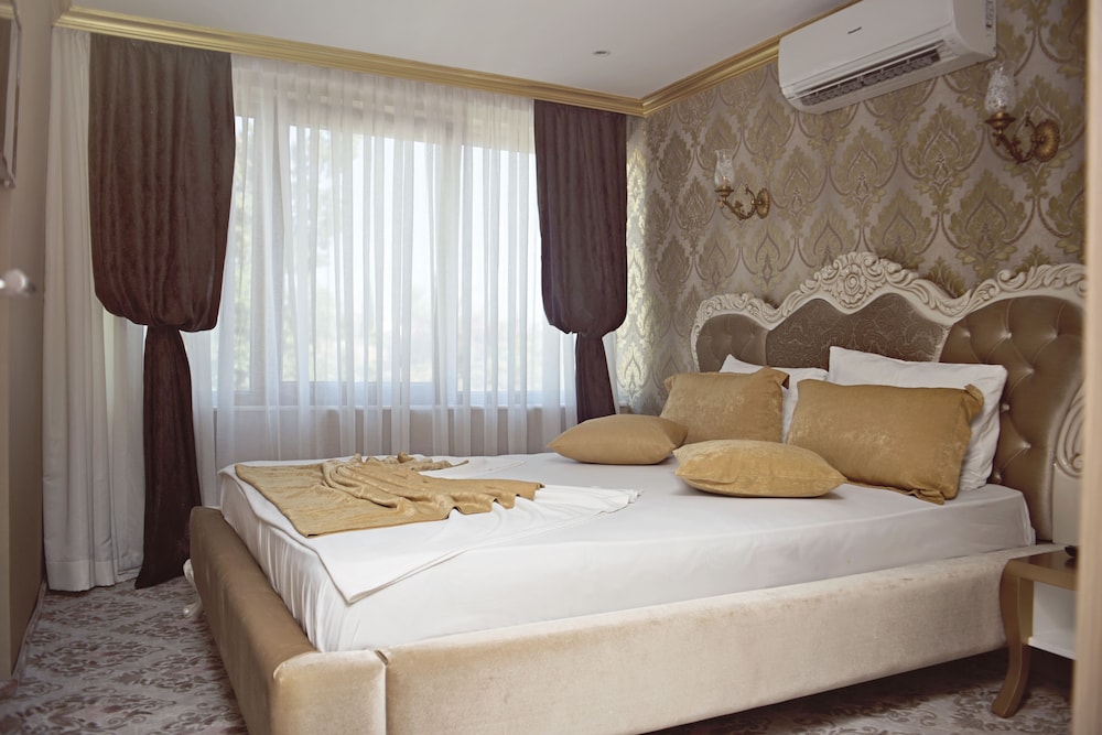 Patron Boutique Hotel 8