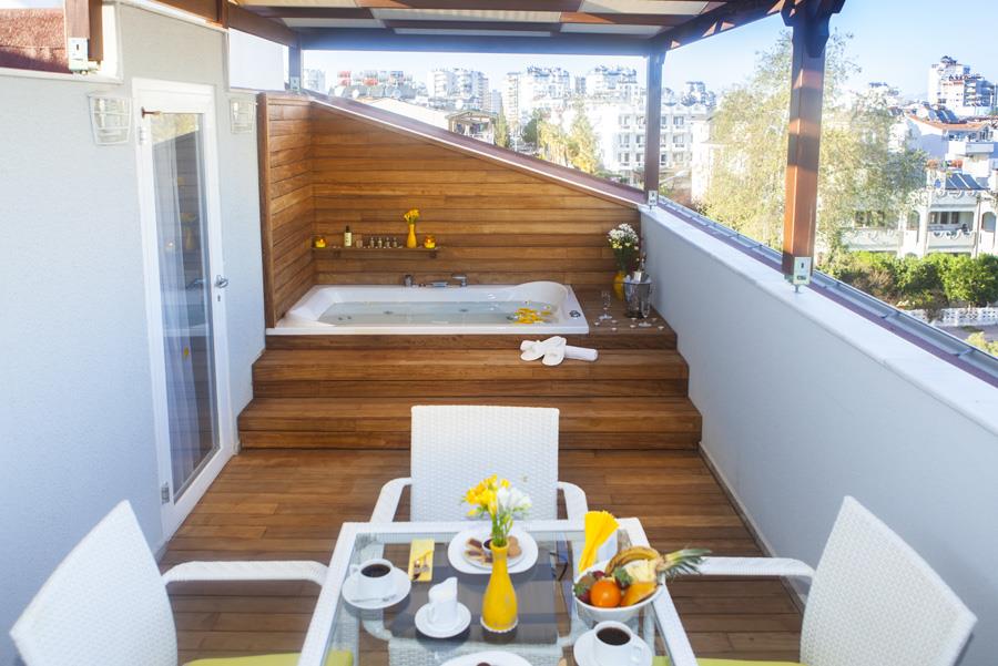 Let's Stay Boutique Hotel 10