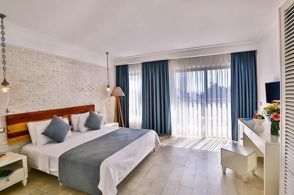 Arnna Hotel 8