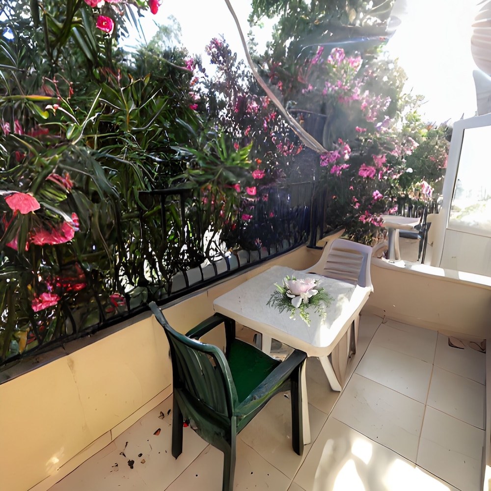Beachway Hotel 14