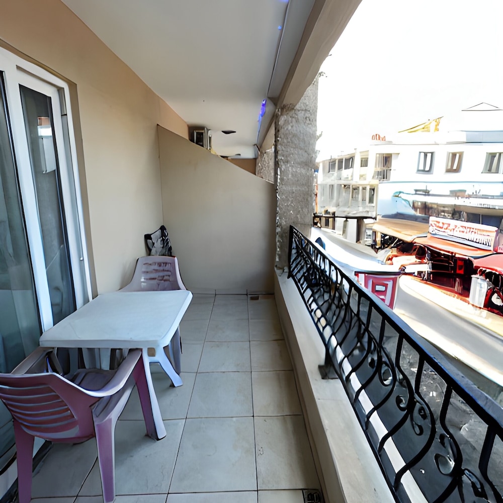 Beachway Hotel 15