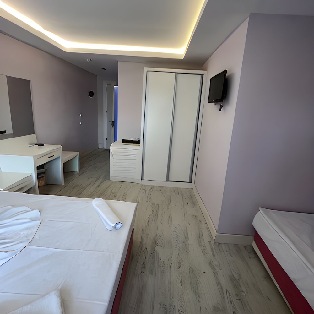Beachway Hotel 17