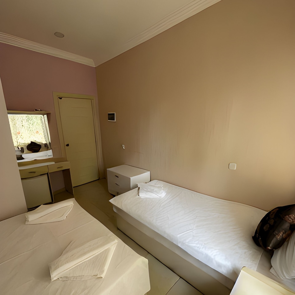 Beachway Hotel 16