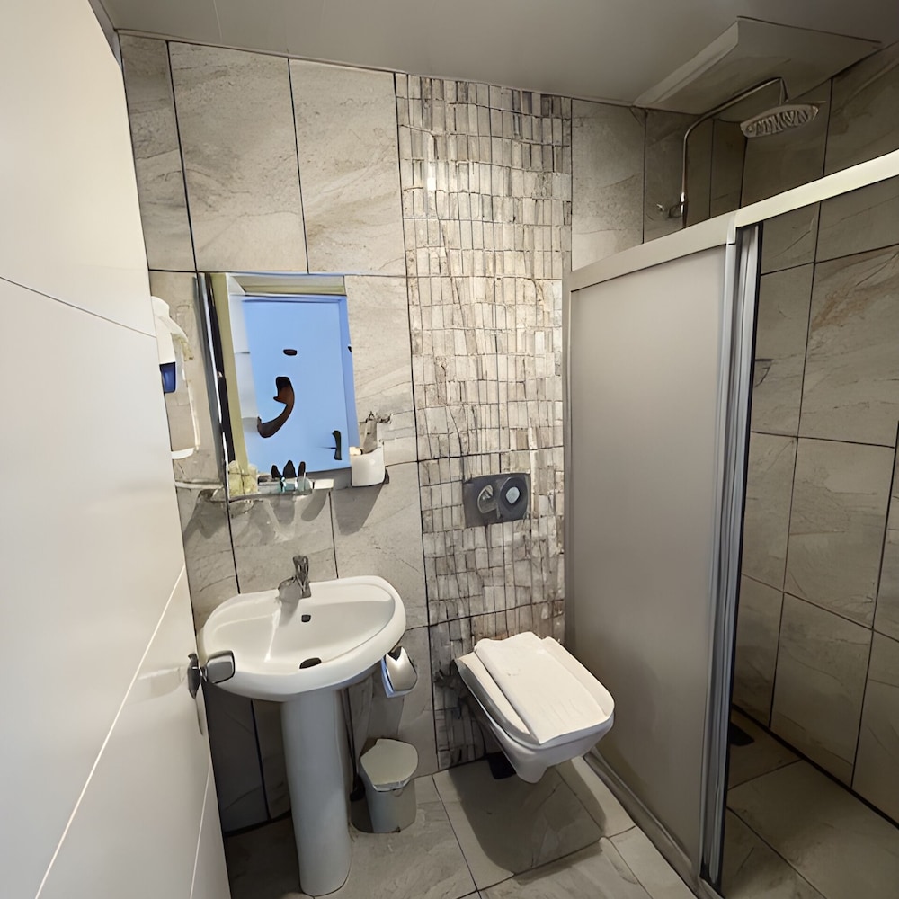 Beachway Hotel 23
