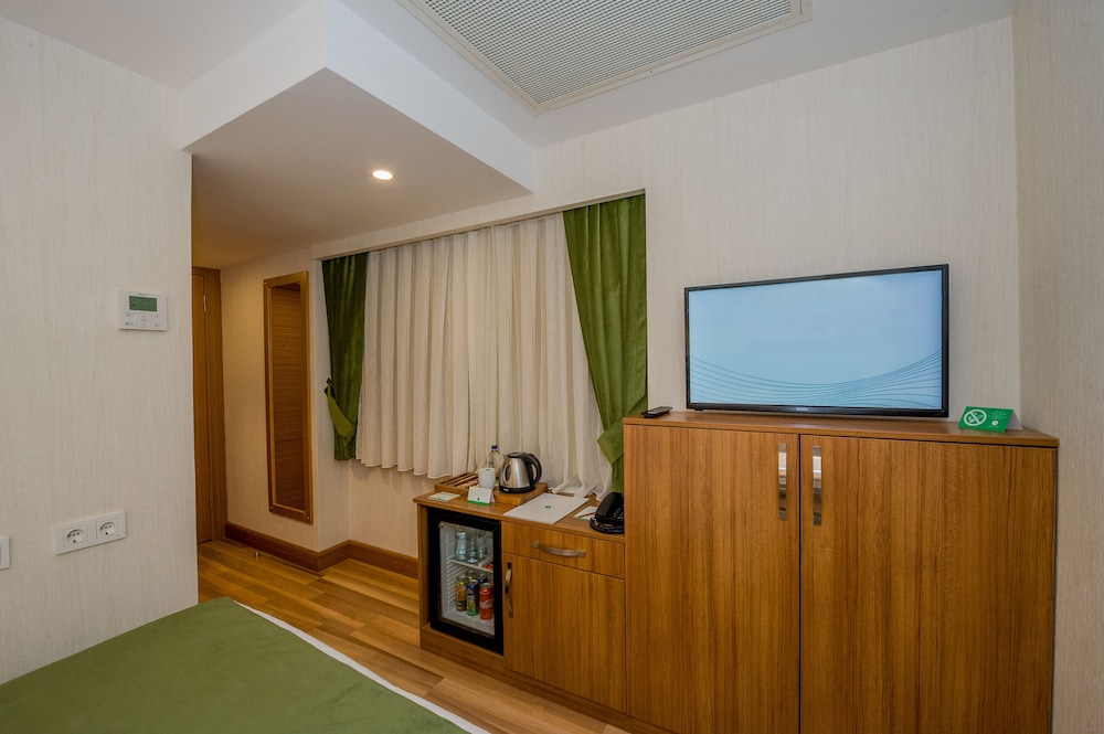 Bizim Hotel 13