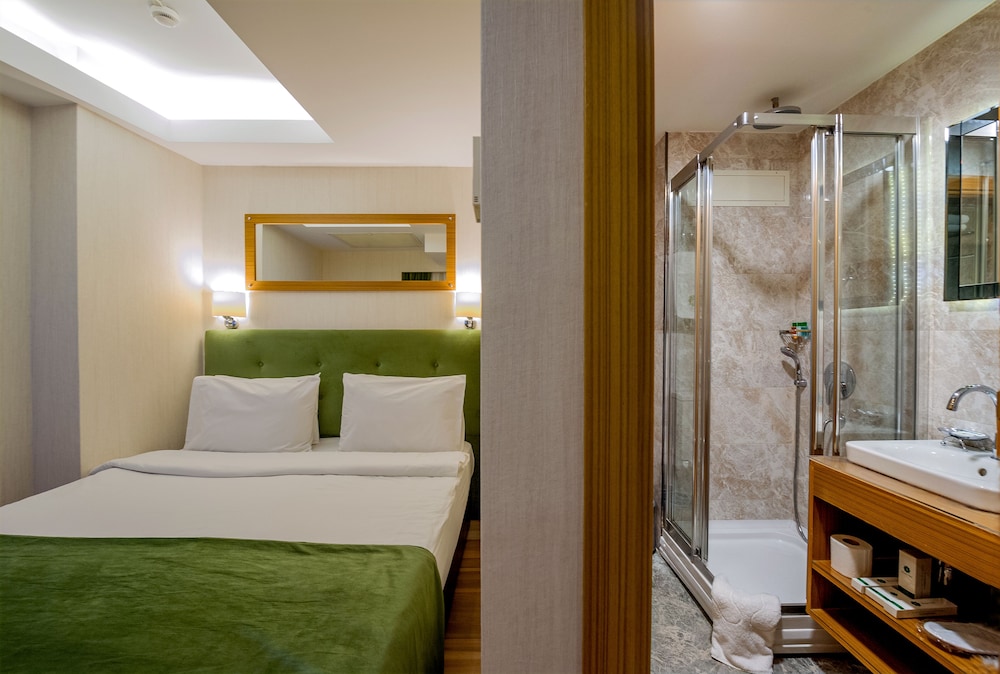 Bizim Hotel 14