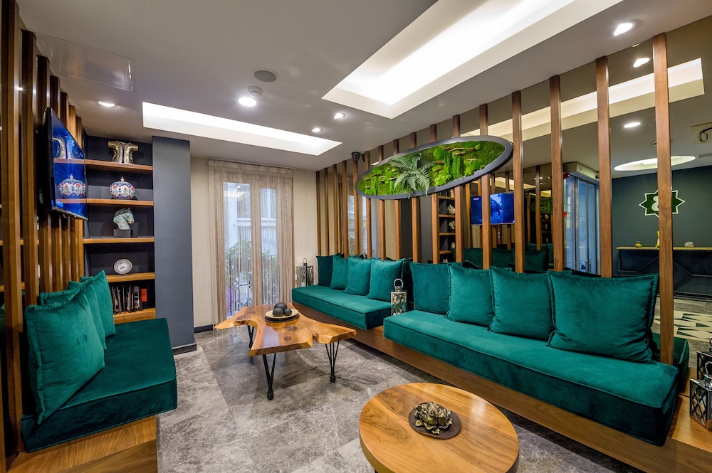 Bizim Hotel 7