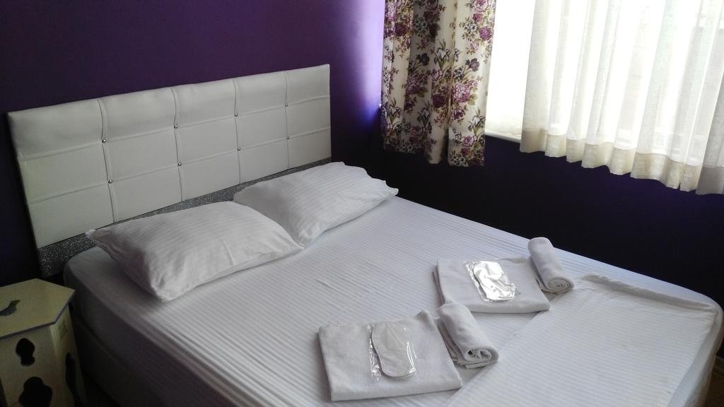 Blue Hotel 17