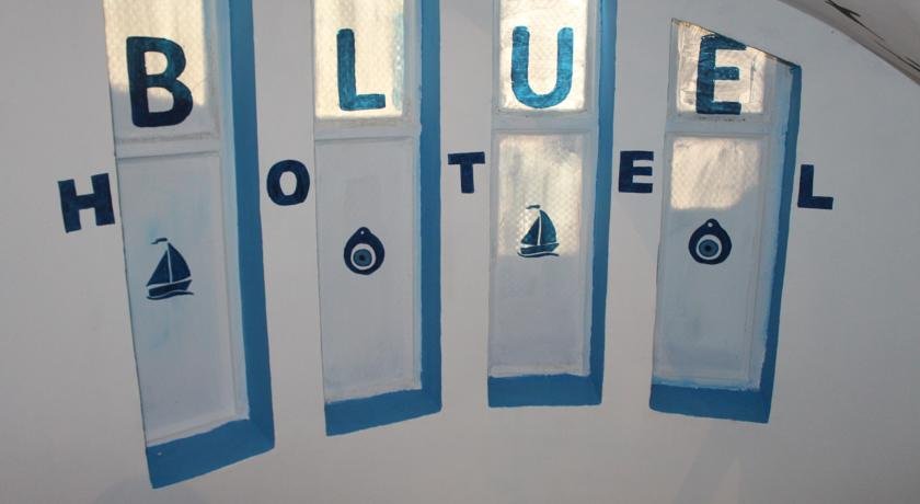 Blue Hotel 5