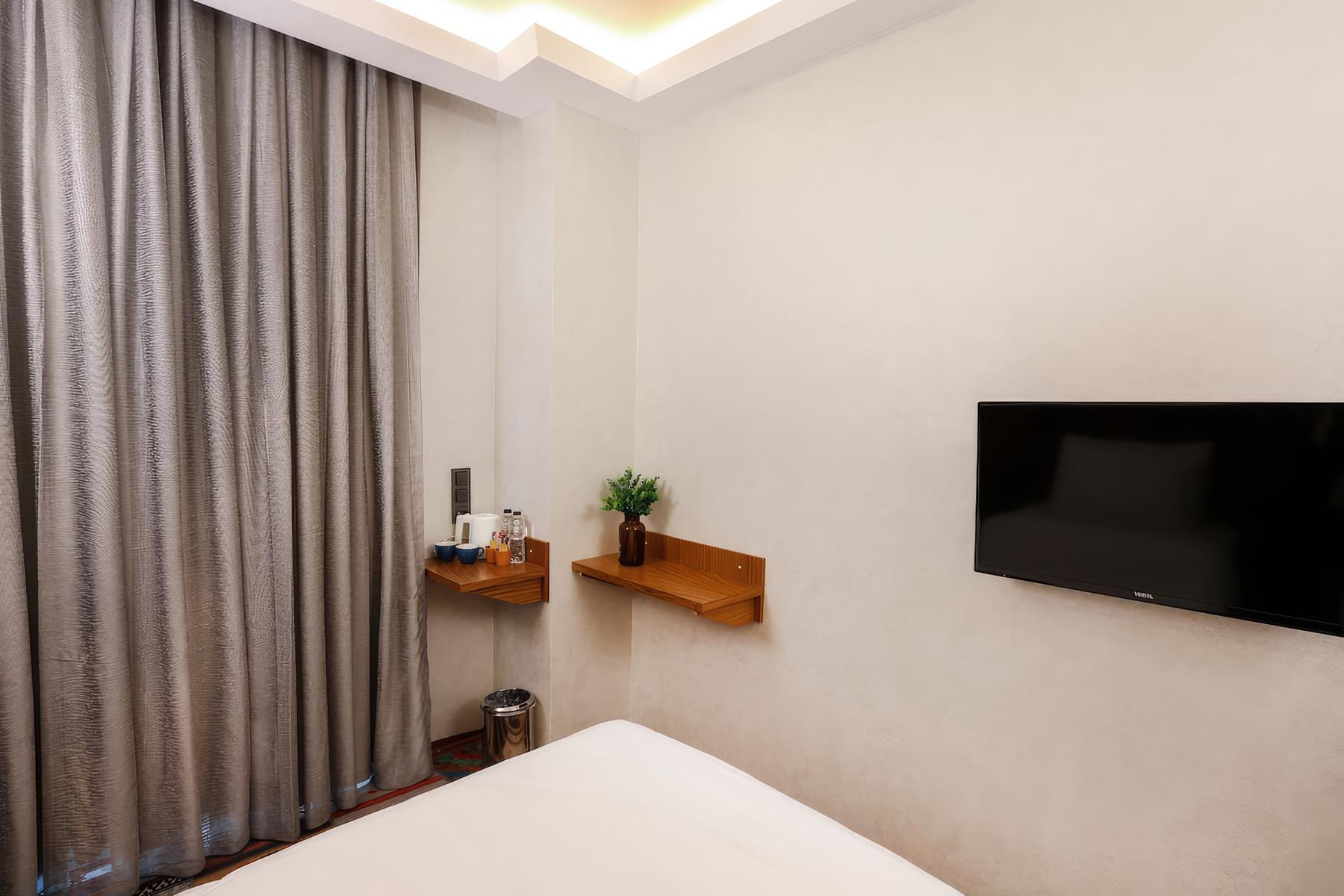 Discovery Hotel 9