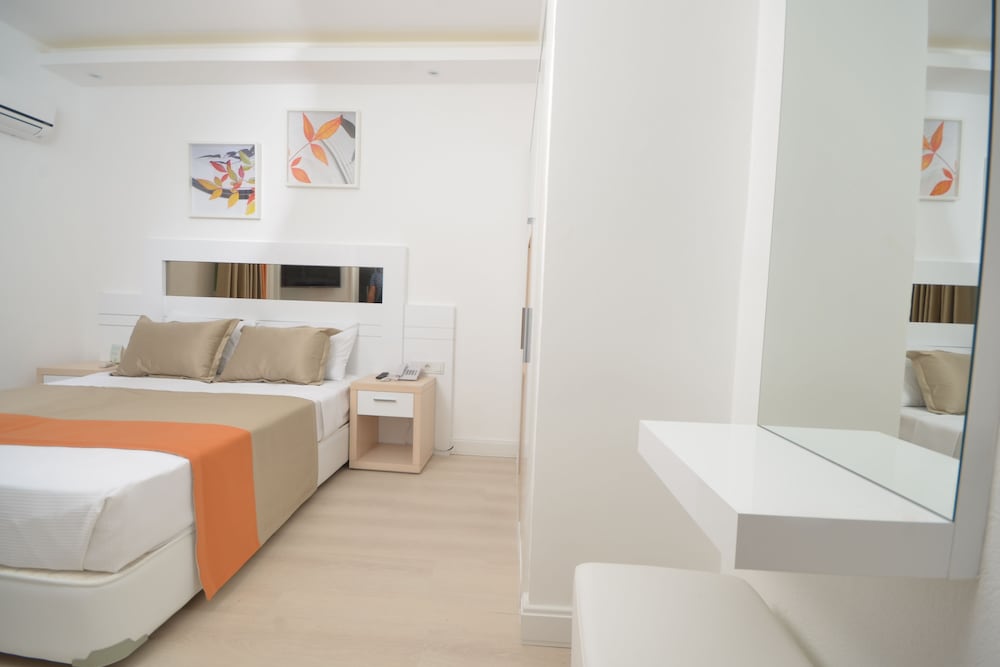 Doc's Boutique Hotel 5