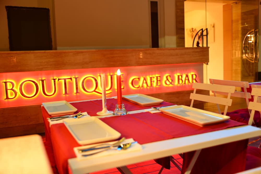 Doc's Boutique Hotel 1